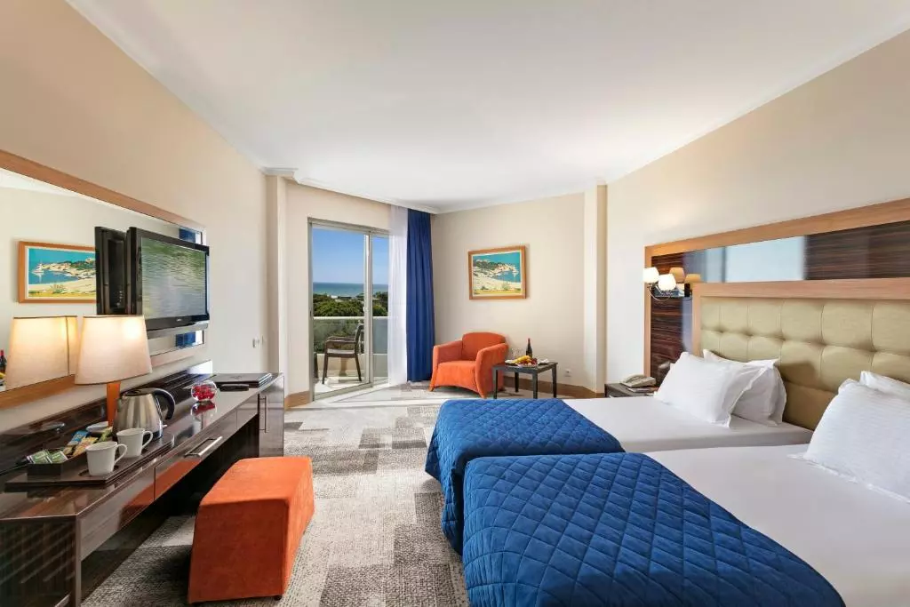 هتل پاین بیچ بلک آنتالیا